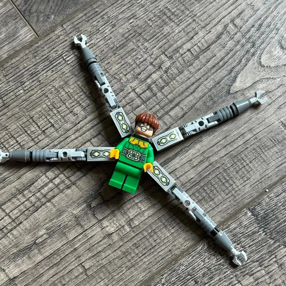 Rare 2020 Green LEGO Marvel Doc Ock Spiderman Villain Arms Mini Figure